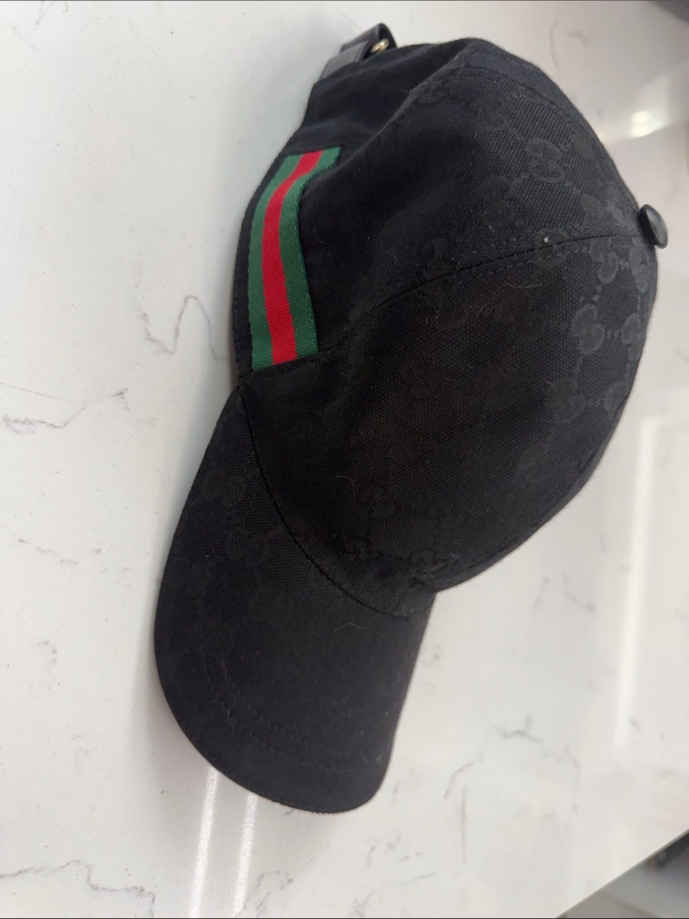 Gucci Black Baseball Cap with Green and Red Stripe